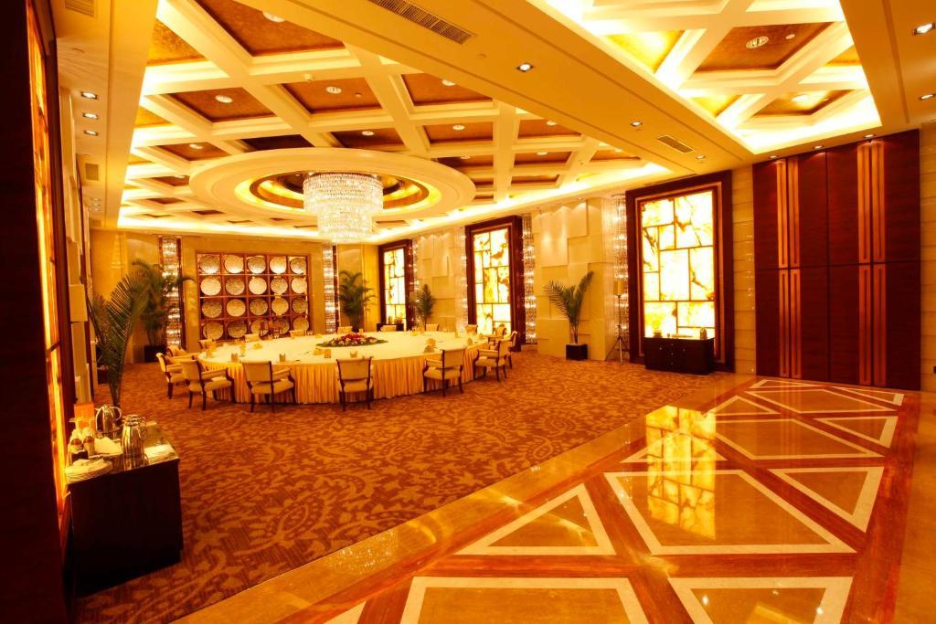 Shan Dong Hotel Jinan Exteriör bild