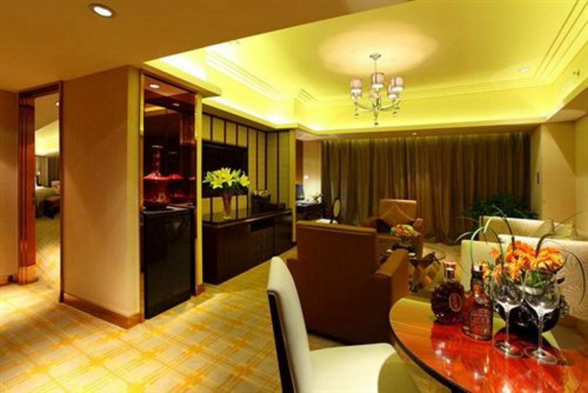 Shan Dong Hotel Jinan Exteriör bild