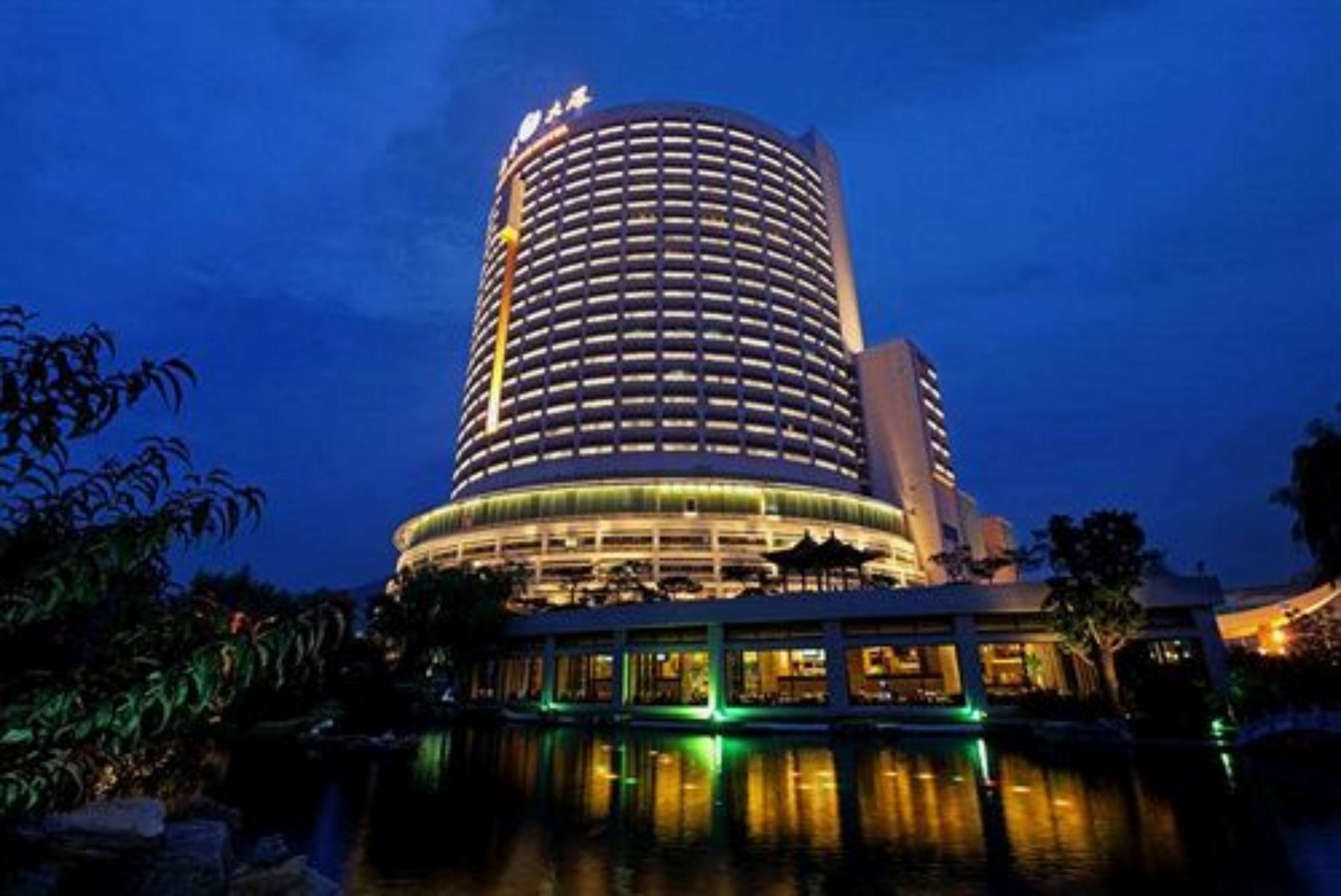 Shan Dong Hotel Jinan Exteriör bild